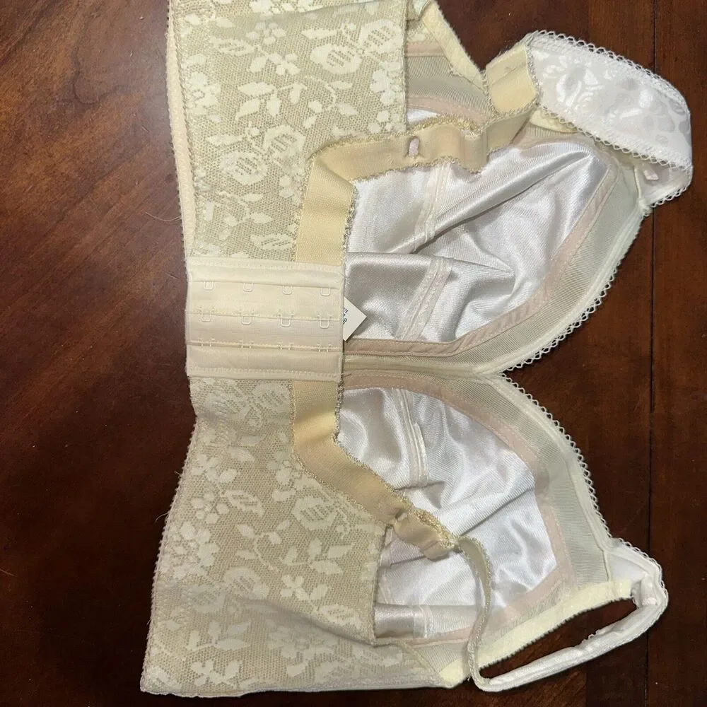 Playtex Vintage 18 Hour Comfort Strap Original Soft Cup Bra #4693 38DD